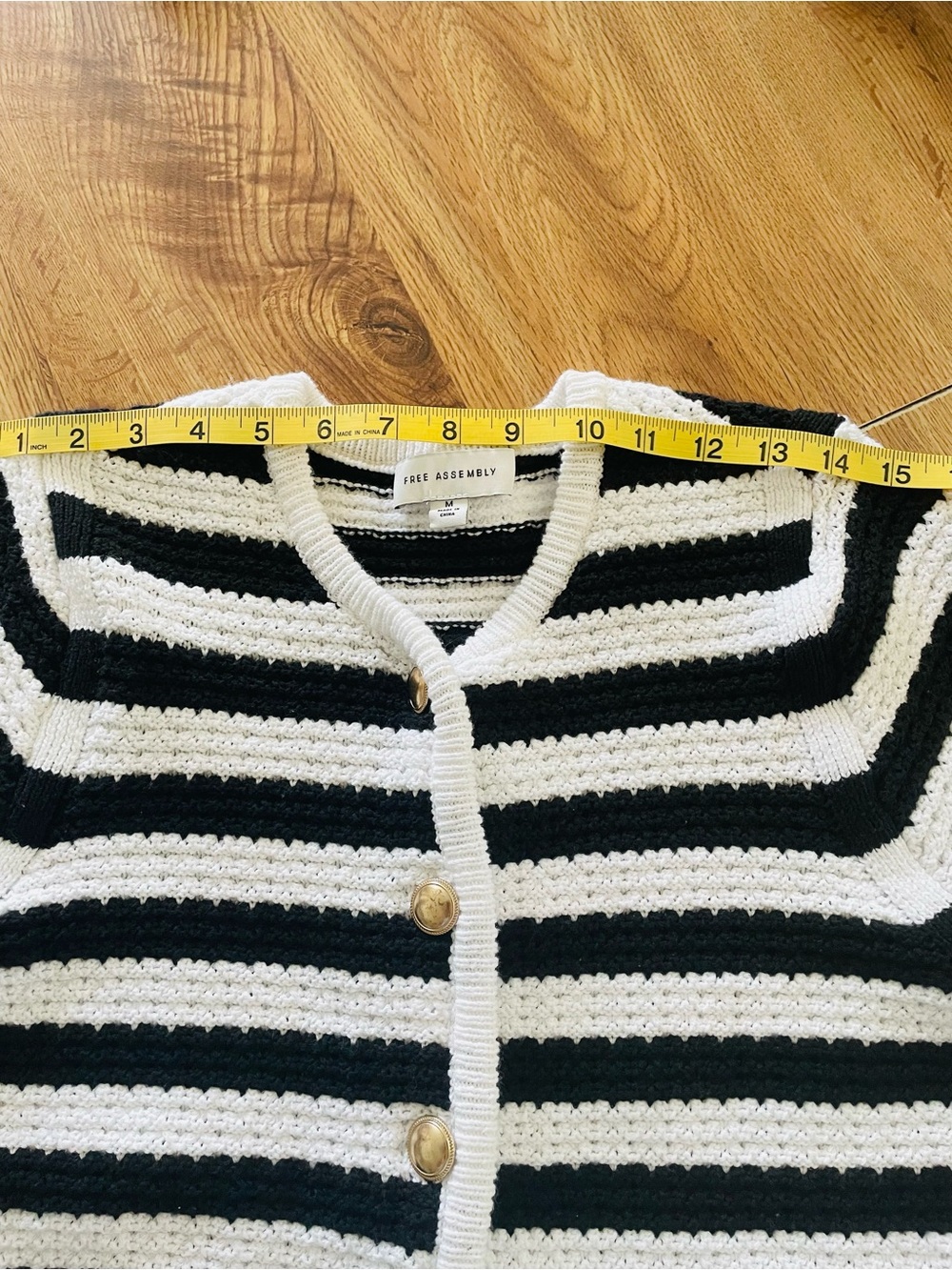 Striped Short-Sleeve Knit Cardigan - Black & White
63% cotton 
37%polyester - Picture 5 of 9